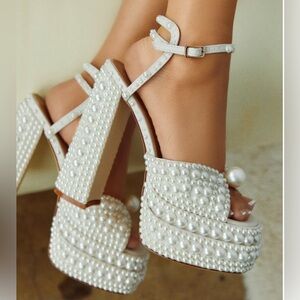WIFEY STATUS PLATFORM BLOCK PEARL HEELS WHITE